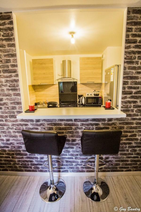 Chic Apart With Bar In Paris Сен Дени Екстериор снимка